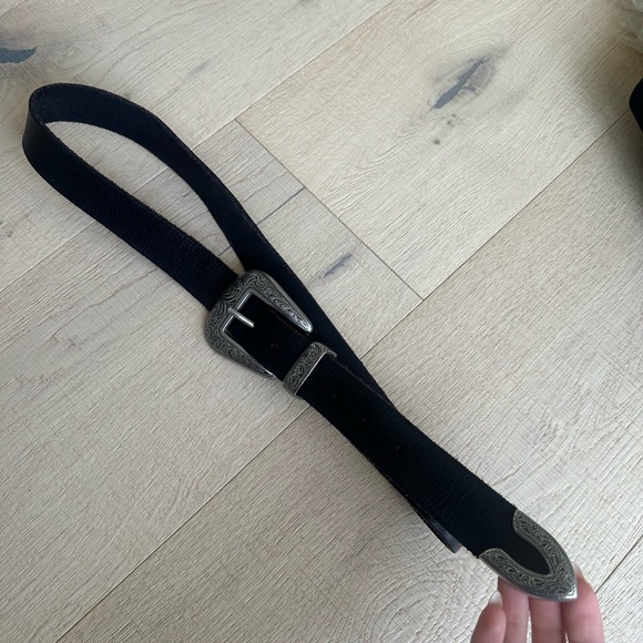 Leather belt with silver buckle - Picture 3 of 6